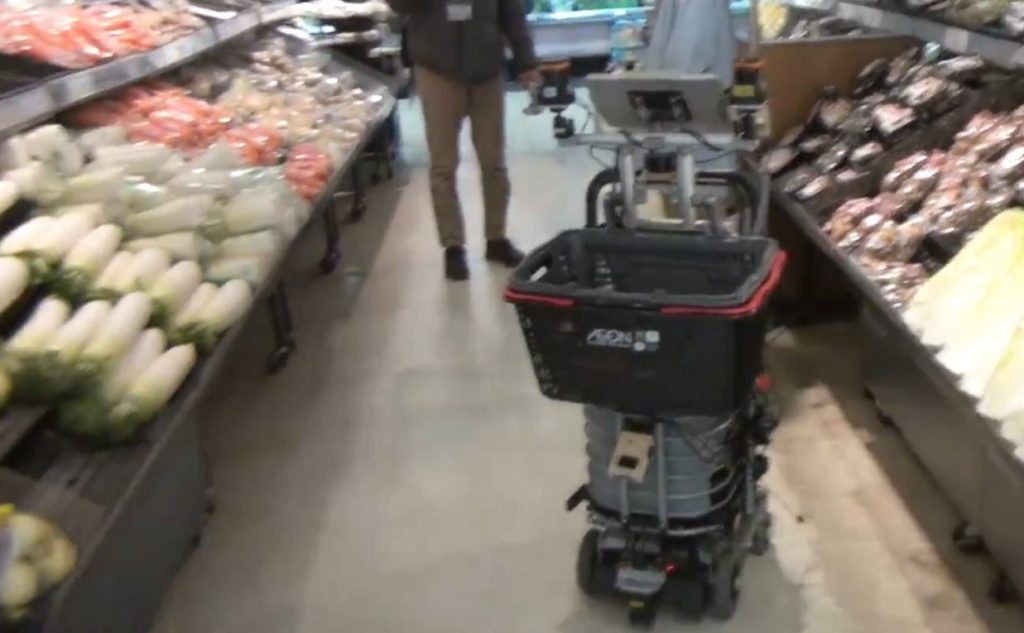‘Robo cart’ leads shoppers to items while practising social distancing